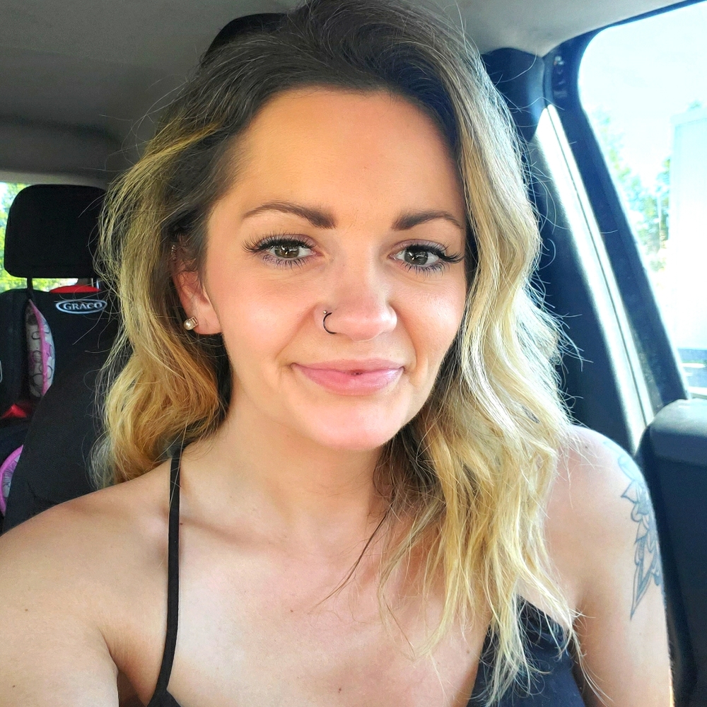 Meet your Posher, Becca